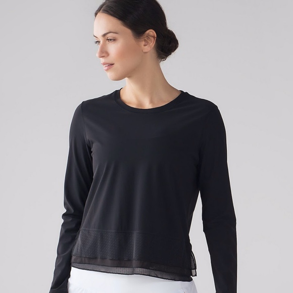 lululemon athletica Tops - NWOT- lululemon Sole Training LS Black Tunic!!